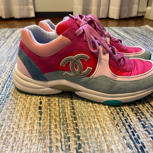 CHANEL TRAINER SIZE 41 - Picture 2 of 7